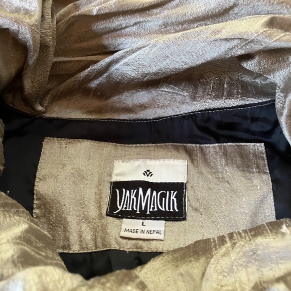 YAK MAGIK Gold Silk Draped Collar Opera Coat - Picture 5 of 6